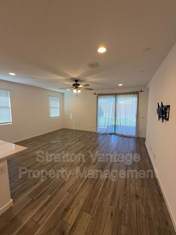 24596 N 170th Dr Surprise, AZ 85387 photo 4
