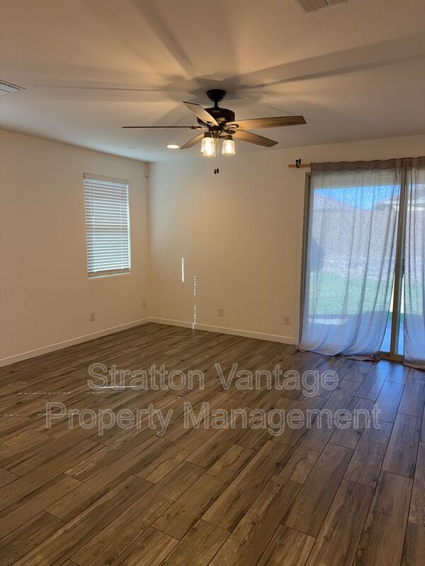 24596 N 170th Dr Surprise, AZ 85387 photo 3