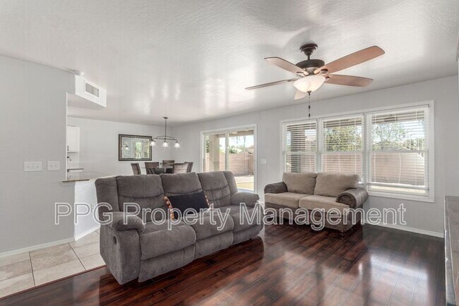 17235 W Statler St Surprise, AZ 85388 photo 4