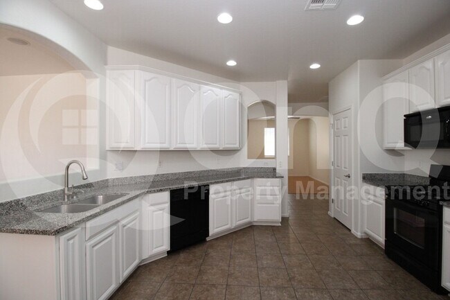 26743 N 175th Ln Surprise, AZ 85387 photo 5