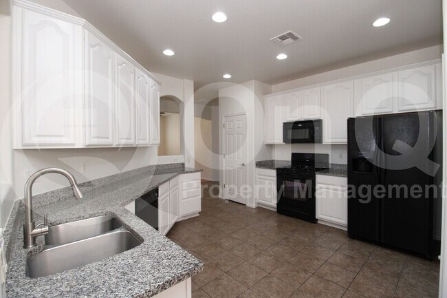 26743 N 175th Ln Surprise, AZ 85387 photo 4