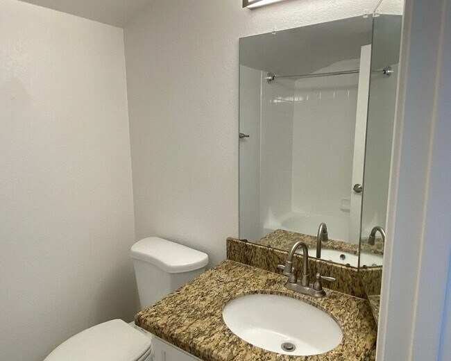 2365 W Garden Dr Tempe, AZ 85282 photo 4