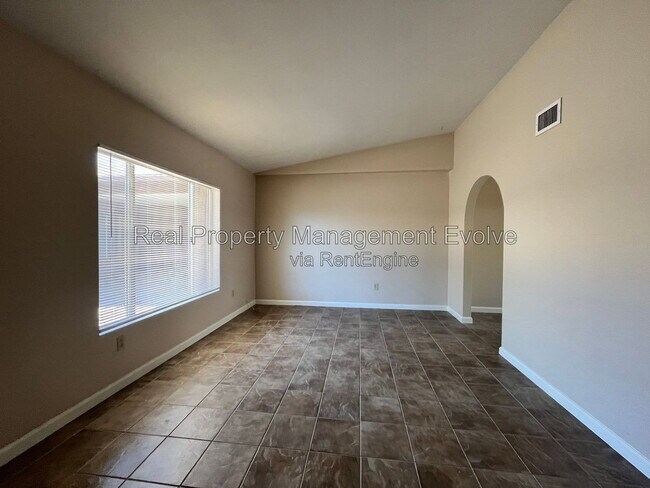 18211 N 40th Pl Phoenix, AZ 85032 photo 3