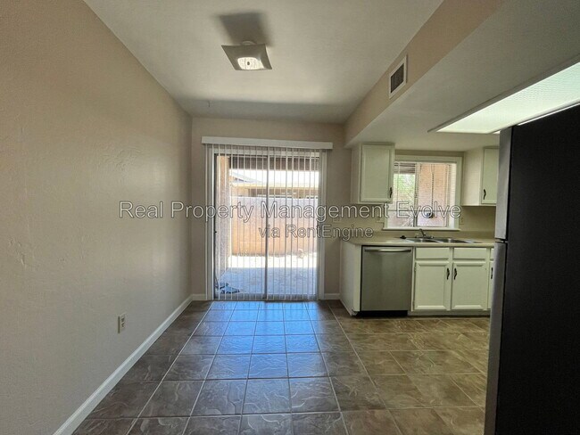 18211 N 40th Pl Phoenix, AZ 85032 photo 5