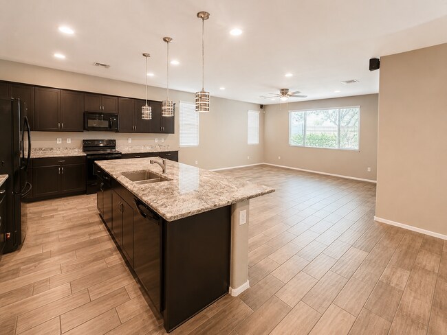 18440 W Kendall St Goodyear, AZ 85338 photo 4