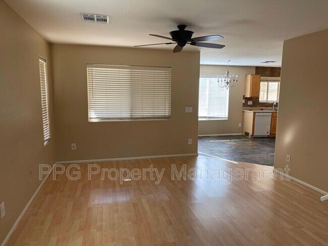 16521 W Moreland St Goodyear, AZ 85338 photo 2