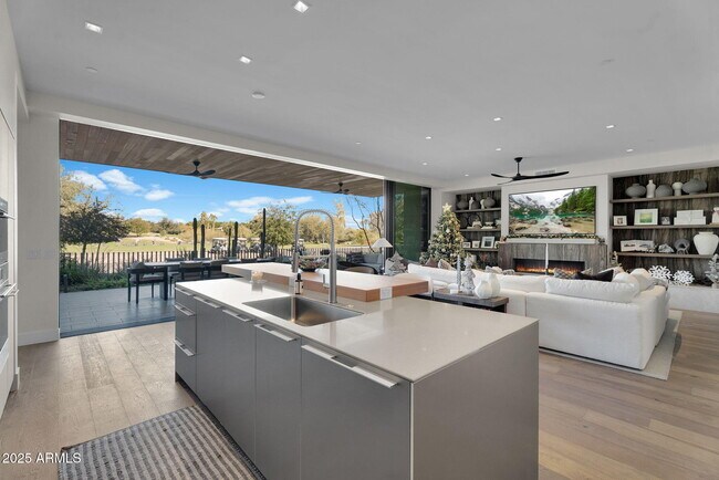6321 East Phoenician Boulevard, Scottsdale, AZ 85251 photo 2