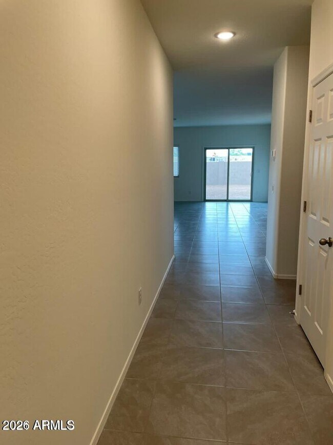 249 W Tropical Dr Casa Grande, AZ 85122 photo 2