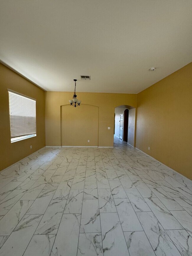 43872 W Knauss Dr Maricopa, AZ 85138 photo 2