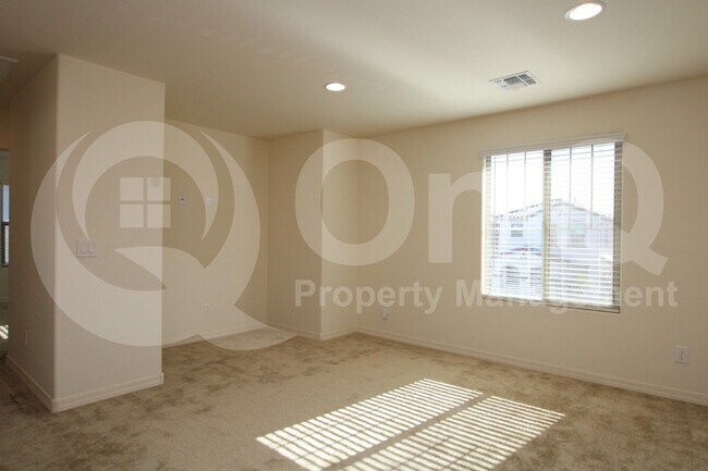 5842 W Encinas Ln Phoenix, AZ 85043 photo 5