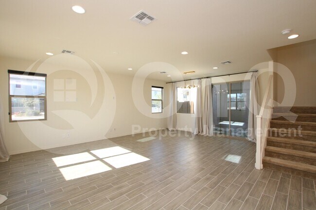 5842 W Encinas Ln Phoenix, AZ 85043 photo 4