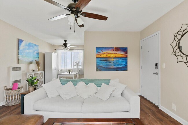 2020 Diamond St San Diego, CA 92109 photo 3