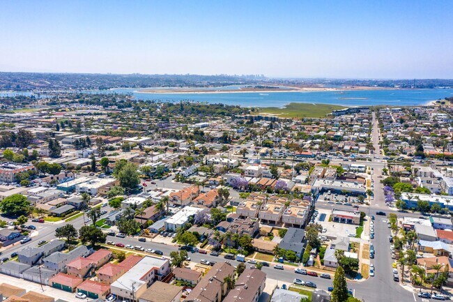 2020 Diamond St San Diego, CA 92109 photo 5