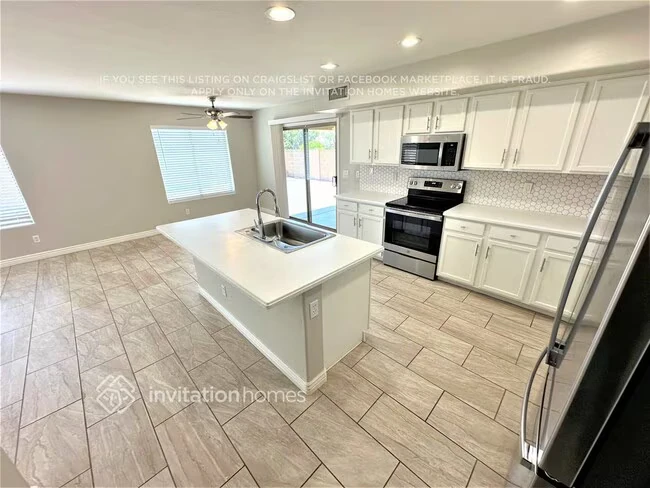 25541 W Pioneer St Buckeye, AZ 85326 photo 4
