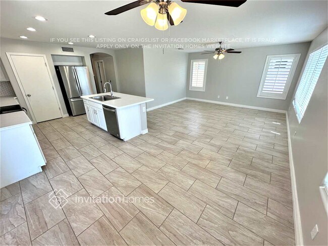 25541 W Pioneer St Buckeye, AZ 85326 photo 3