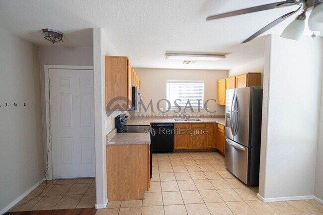 1158 E Silversmith Trail San Tan Valley, AZ 85143 photo 2