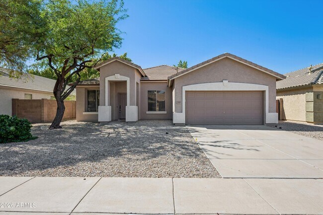Absolutely Beautiful 4 Bedroom, 2 Bathroom With 2 Car Garage In Dove Valley Ranch Available For Move In Now!! Backyard Is A Peaceful Oasis With Faux Grass For Easy Care!!! Close To Tsmc!!! photo 5