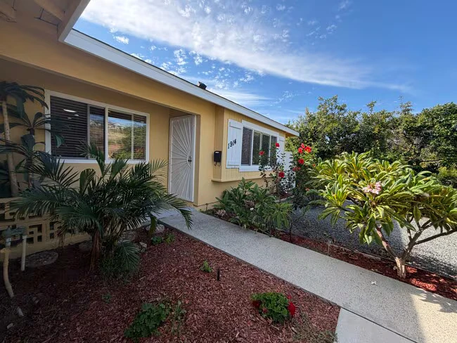 1914 Altamont Ct San Diego, CA 92139 photo 2