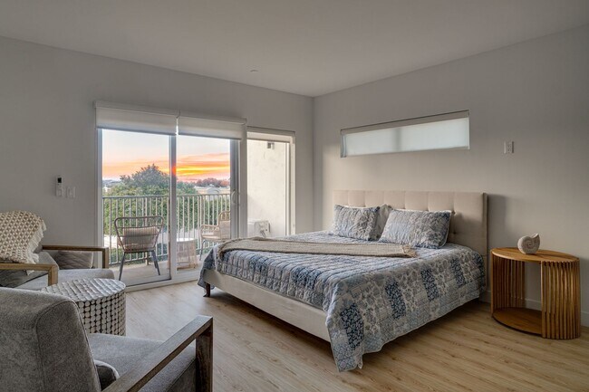 Airbnb/ Fully Furnished Studio 314 floor plan