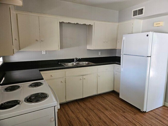 2718 E Glenrosa Ave Phoenix, AZ 85016 photo 3