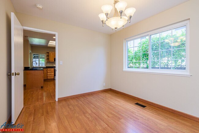 Beautiful Home | Central A/c | Desirable Location photo 4