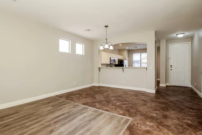 2122 S Edgewater Mesa, AZ 85209 photo 3