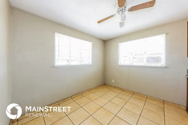 2753 W Lawrence Ln Phoenix, AZ 85051 photo 4