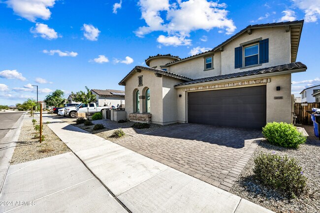 14049 W Desert Hollow Dr Surprise, AZ 85387 photo 2