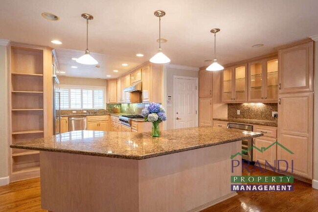 249 Tulane Dr Larkspur, CA 94939 photo 3