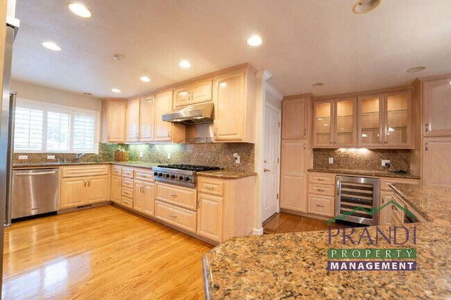 249 Tulane Dr Larkspur, CA 94939 photo 5
