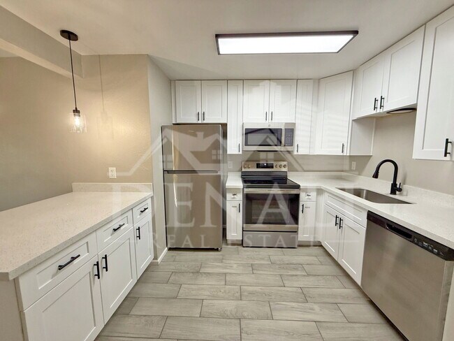 4901 S Calle Los Cerros Dr Tempe, AZ 85282 photo 5
