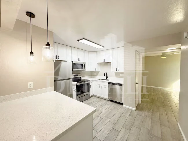 4901 S Calle Los Cerros Dr Tempe, AZ 85282 photo 4