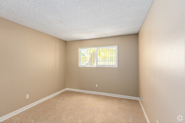 Royal Village Apartments photo 5