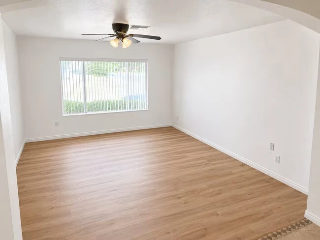 5918 S Clark Dr Tempe, AZ 85283 photo 5