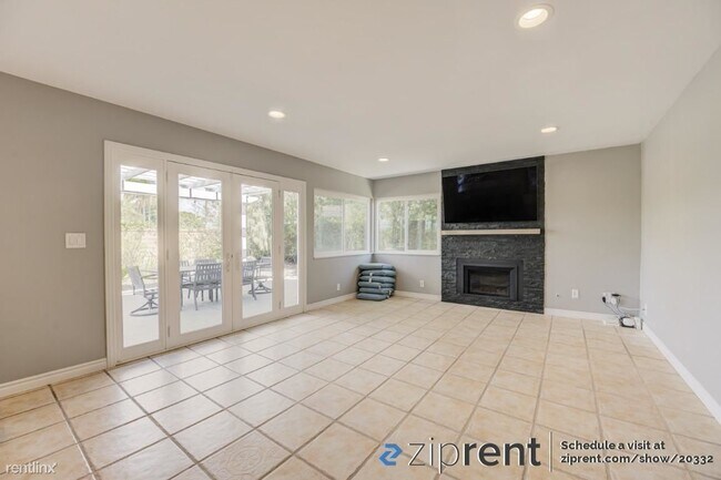3352 Corte Tiburon Carlsbad, CA 92009 photo 5