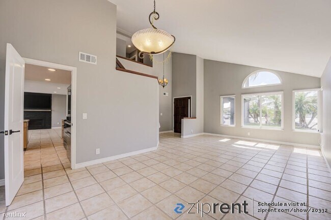 3352 Corte Tiburon Carlsbad, CA 92009 photo 4