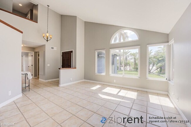 3352 Corte Tiburon Carlsbad, CA 92009 photo 2