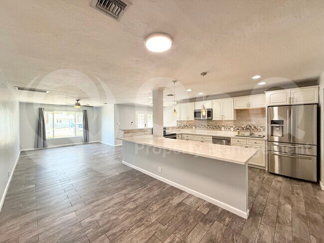 3553 E Monterosa St Phoenix, AZ 85018 photo 5