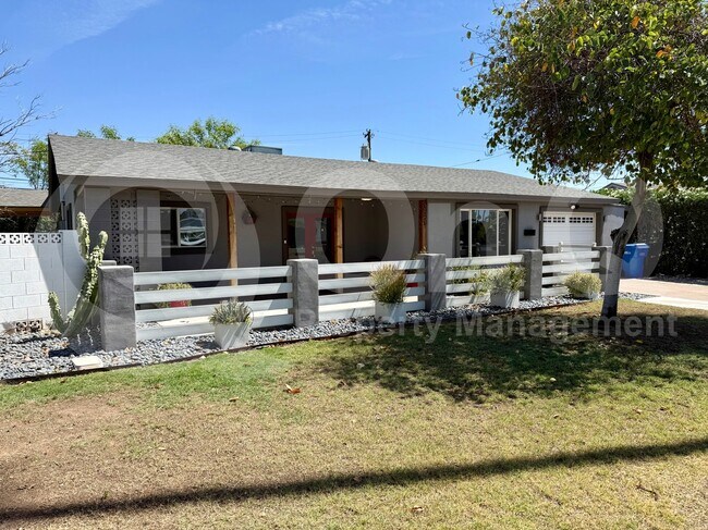 3553 E Monterosa St Phoenix, AZ 85018 photo 3