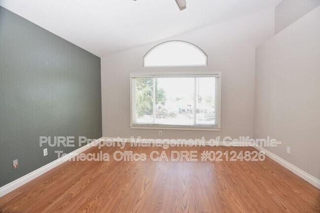 25211 Calle De Tres Amigos Murrieta, CA 92563 photo 3