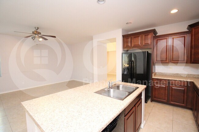 1094 E Sourwood Dr Gilbert, AZ 85298 photo 4