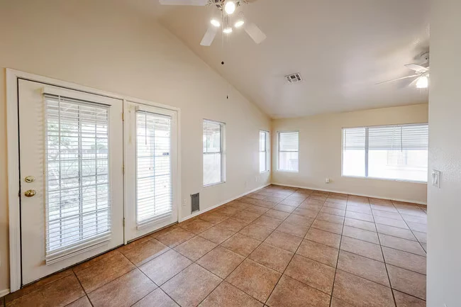 10935 W Ruth Ave Peoria, AZ 85345 photo 5