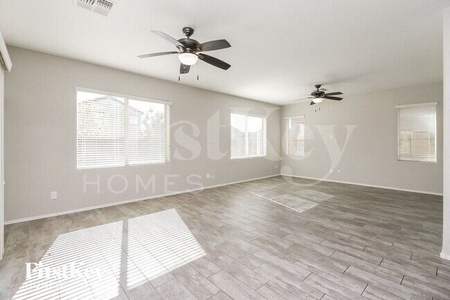 707 E Blossom Rd San Tan Valley, AZ 85143 photo 2