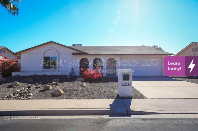 4239 E San Gabriel Ave Phoenix, AZ 85044 photo 2