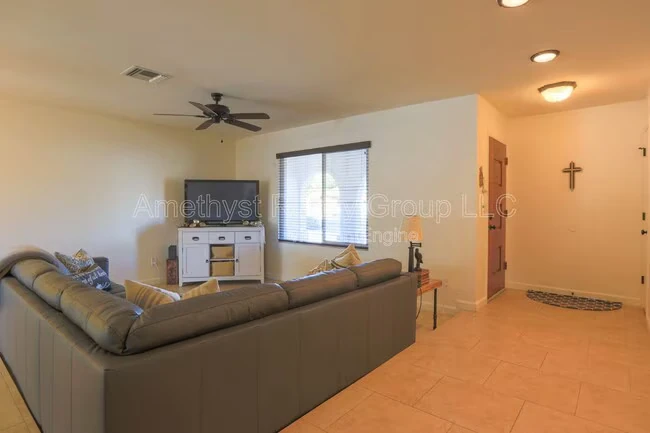 4239 E San Gabriel Ave Phoenix, AZ 85044 photo 4