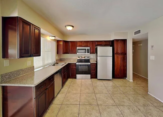 4138 N 81st Ave Phoenix, AZ 85033 photo 2