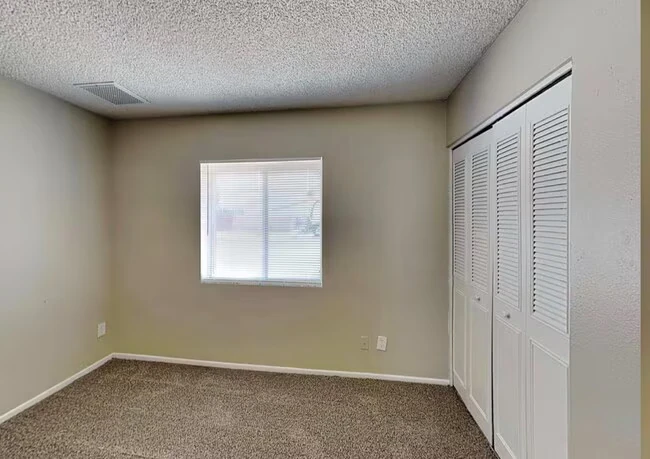 4138 N 81st Ave Phoenix, AZ 85033 photo 4