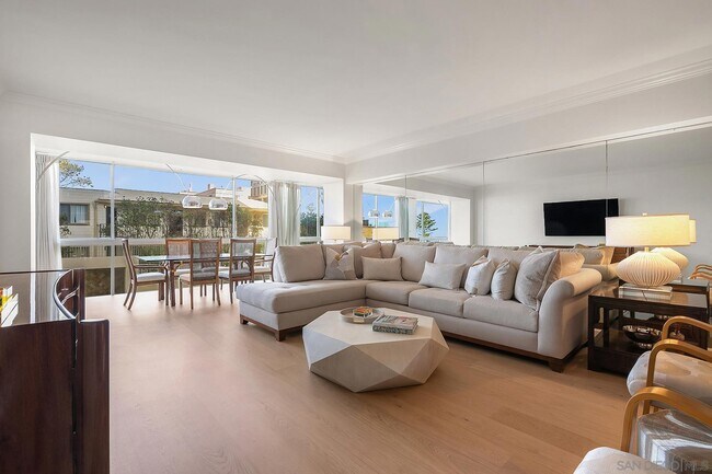 939 Coast Blvd San Diego, CA 92037 photo 3