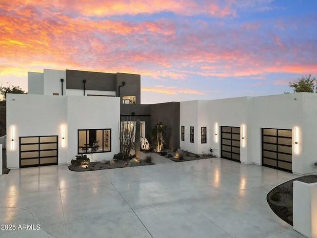 3135 E Palo Verde Dr Phoenix, AZ 85016 photo 2