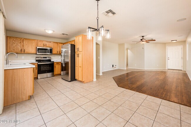 17429 W Watson Ln Surprise, AZ 85388 photo 4
